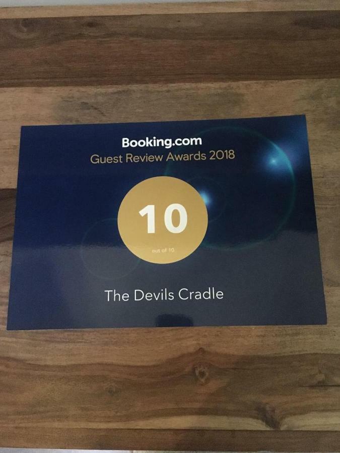 The Devils Cradle Hotel Farnham  Exterior photo